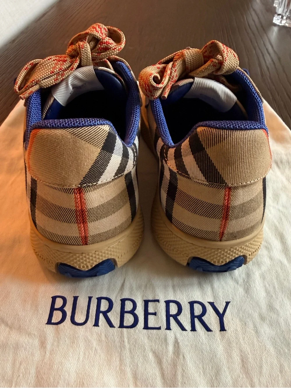 Burberry authentic terrace